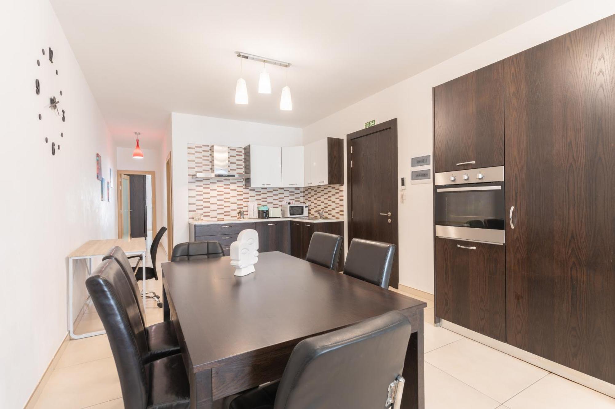 2 Bedroom In Central St Julians Prime Location In Paceville Apt 3 By Vaganza St. Julian's Exteriör bild