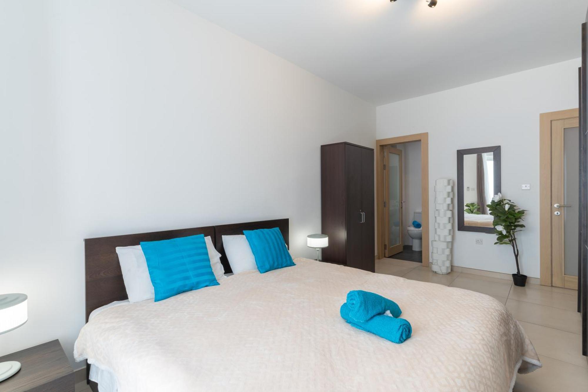 2 Bedroom In Central St Julians Prime Location In Paceville Apt 3 By Vaganza St. Julian's Exteriör bild