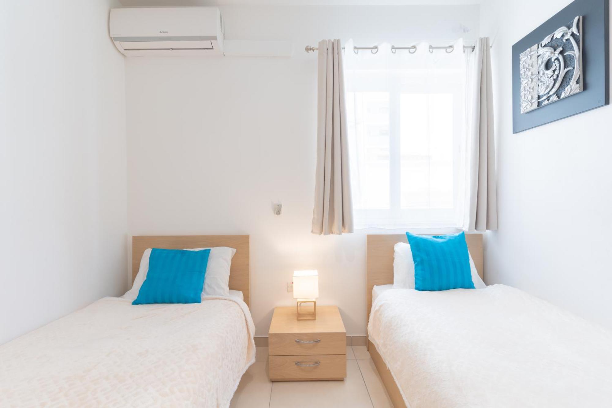 2 Bedroom In Central St Julians Prime Location In Paceville Apt 3 By Vaganza St. Julian's Exteriör bild