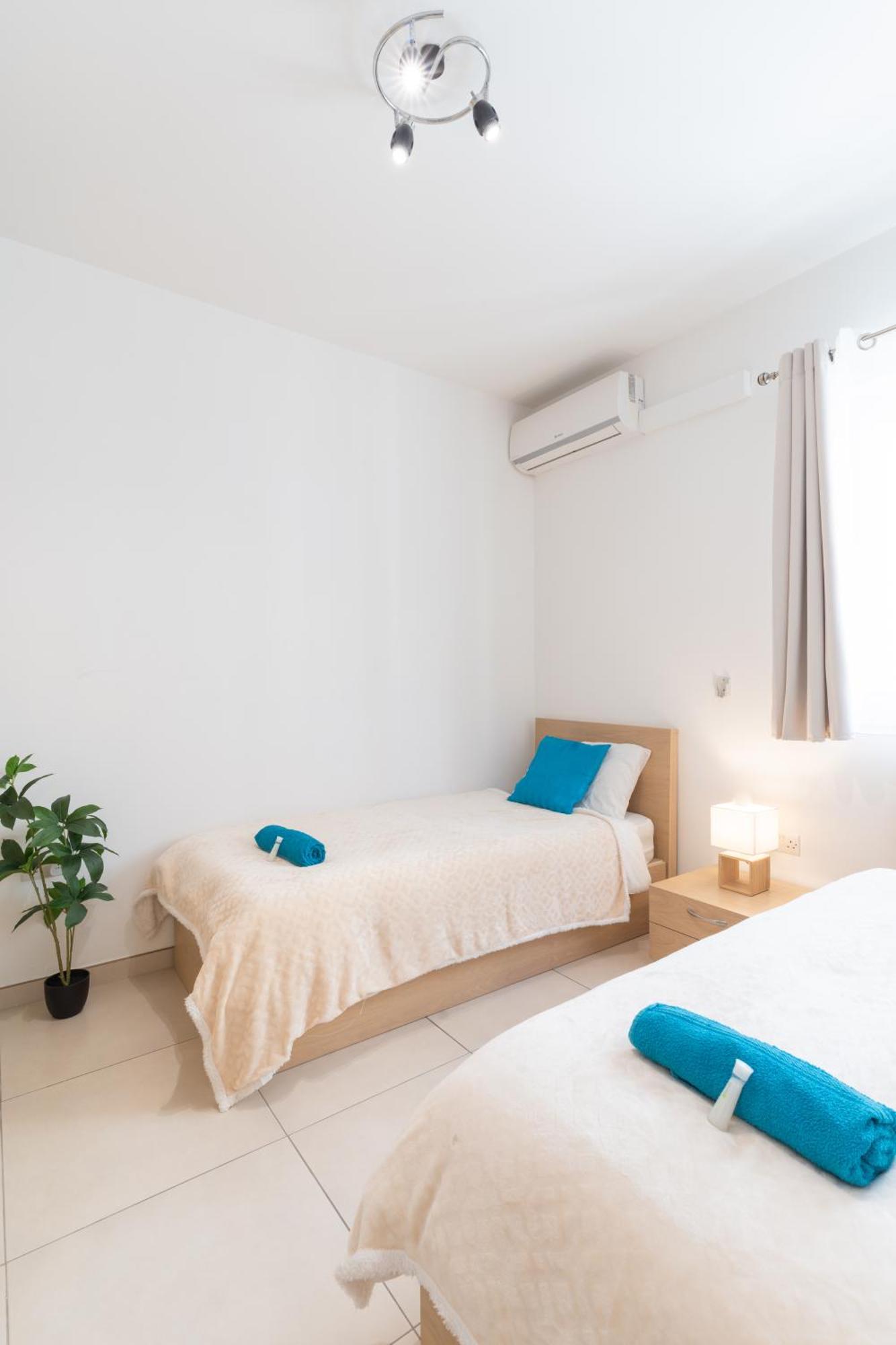 2 Bedroom In Central St Julians Prime Location In Paceville Apt 3 By Vaganza St. Julian's Exteriör bild